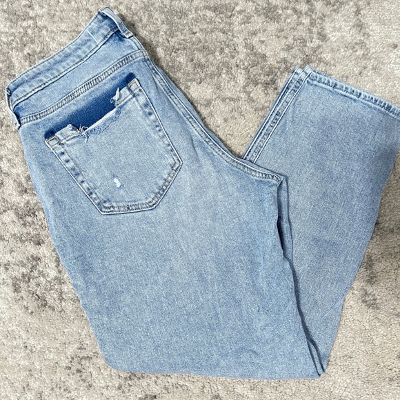 Hollister Denim - Hollister light mom jeans, size 9